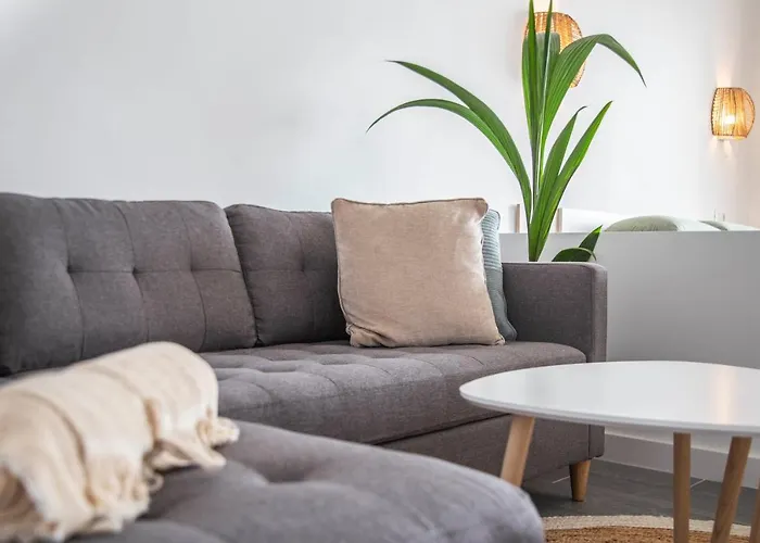 The Sunny Flair, Relaxing Experience דירה *