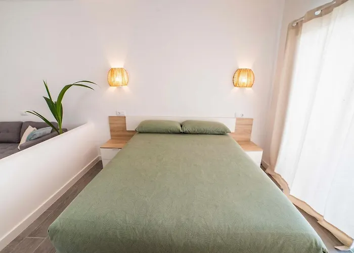 The Sunny Flair, Relaxing Experience * מורו דל חאבלה