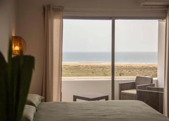 The Sunny Flair, Relaxing Experience דירה