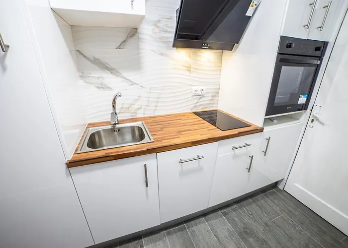 The Sunny Flair, Relaxing Experience * מורו דל חאבלה