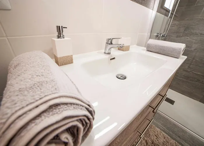 The Sunny Flair, Relaxing Experience דירה